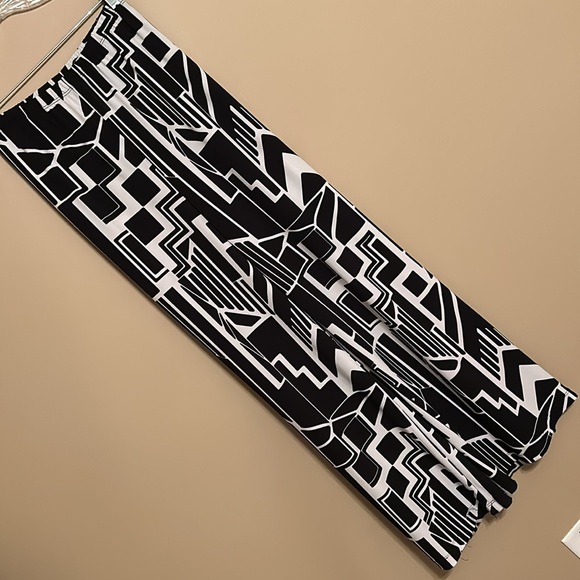 Ladies Casual Outfit - Picture 3 of 5